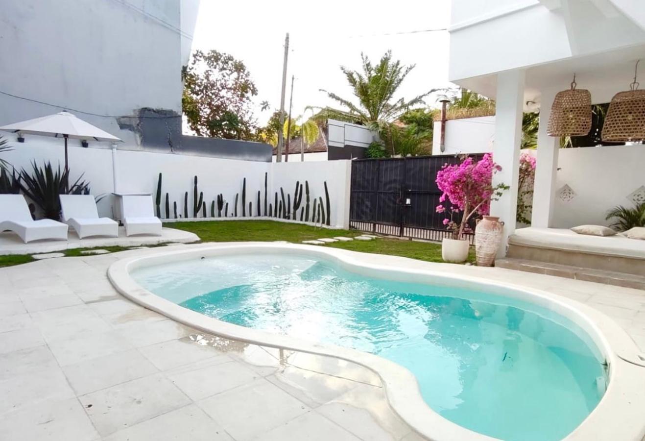 Casa De Lupe 5 Bedroom Villa In Kerobokan Seminyak Kültér fotó