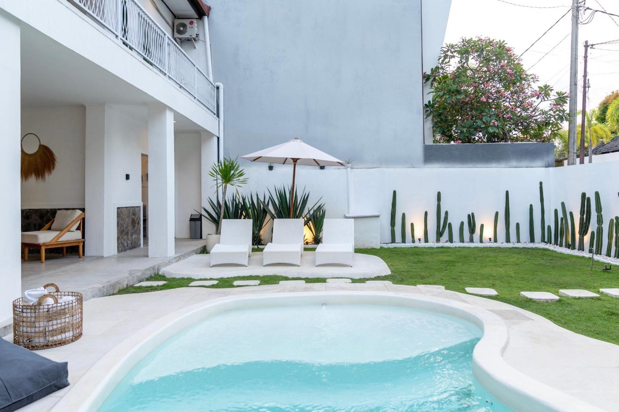 Casa De Lupe 5 Bedroom Villa In Kerobokan Seminyak Kültér fotó