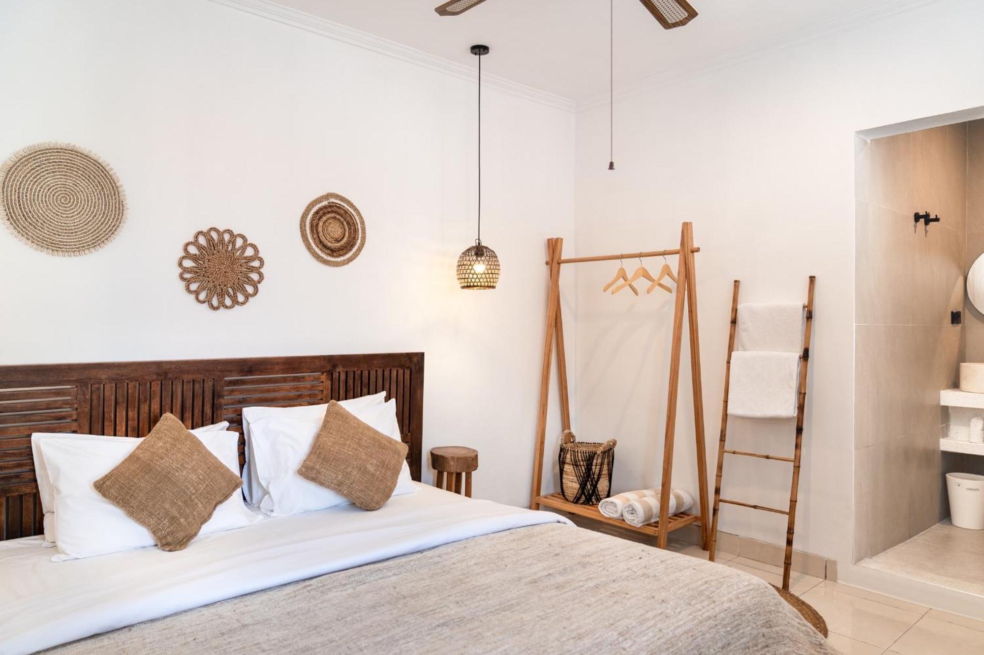 Casa De Lupe 5 Bedroom Villa In Kerobokan Seminyak Kültér fotó