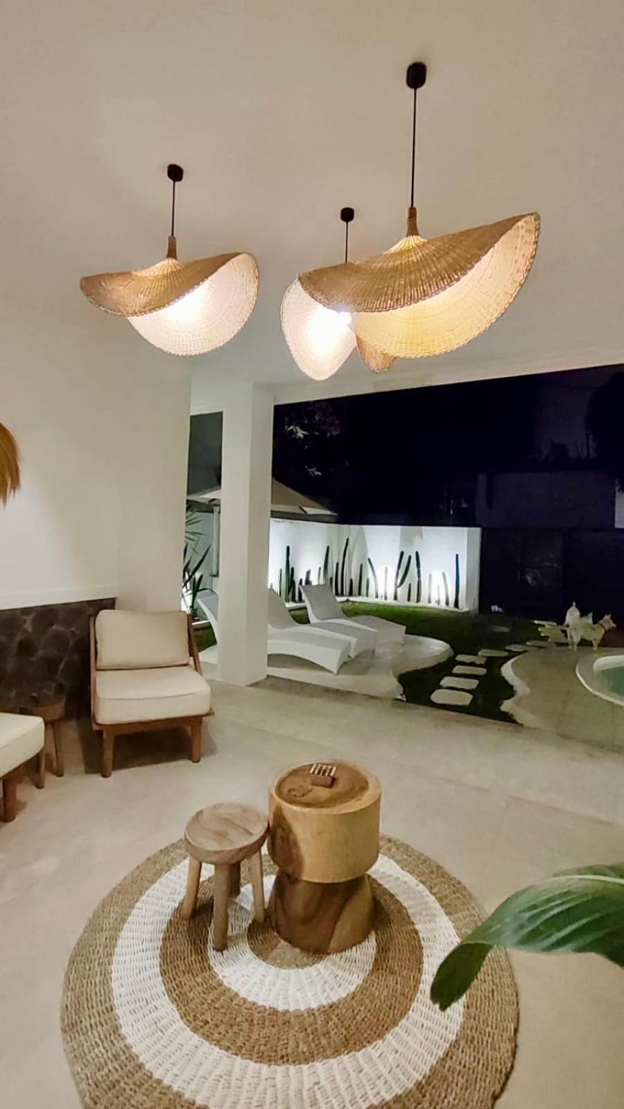 Casa De Lupe 5 Bedroom Villa In Kerobokan Seminyak Kültér fotó